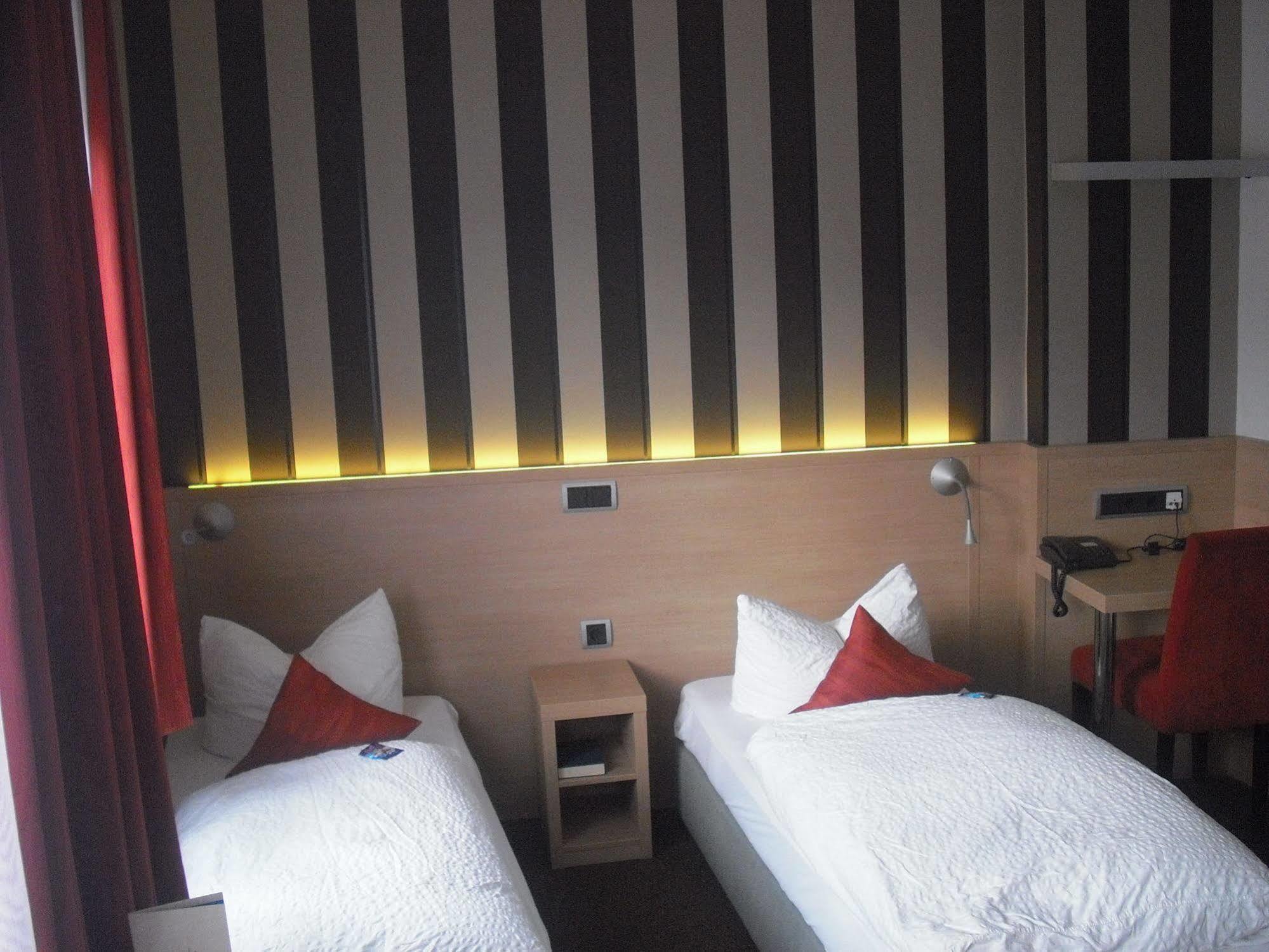 Hotel Sprenz โอลเดนบวร์ก ภายนอก รูปภาพ